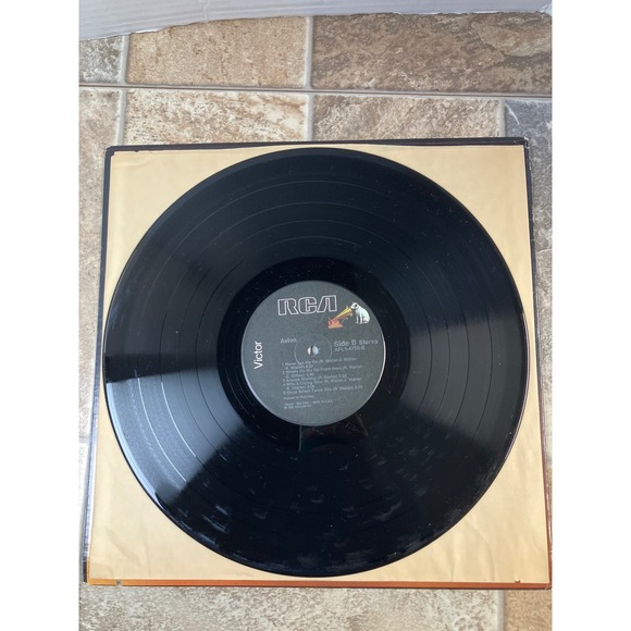Avion Vinyl Record Album RCA Victor 1977 - Picture 3 of 4